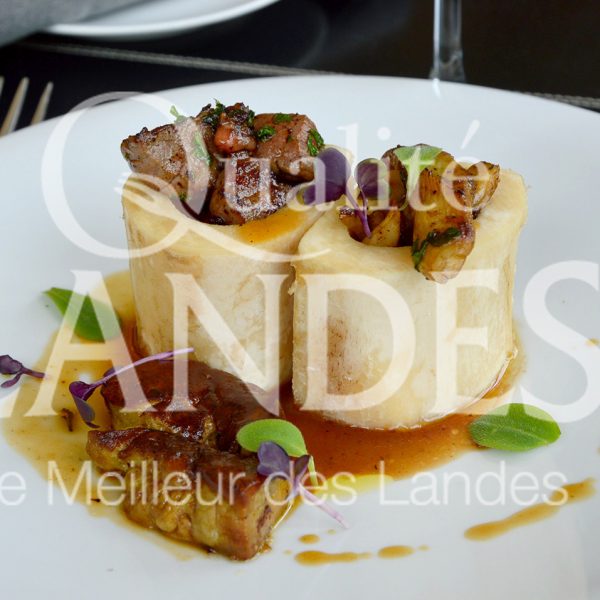 7B214-Os à moelle au Boeuf de Chalosse et foie gras©Qualité Landes - Chef Armando Nogeira la Villa Mirasol (2)